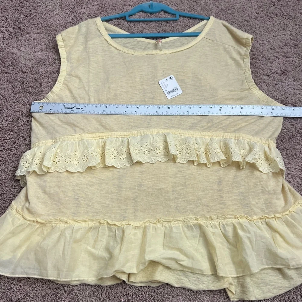 NWT new FREE PEOPLE Claire Tee medium reed yellow ruffle eyelet oversized - Picture 15 of 16